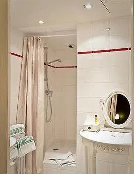 Hotel L'ouest 3*